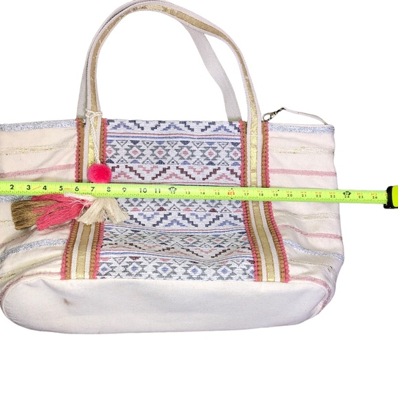 Twig & Arrow BOHO Woven Beach Weekend Tote Bag w/Tassel - Picture 10 of 16